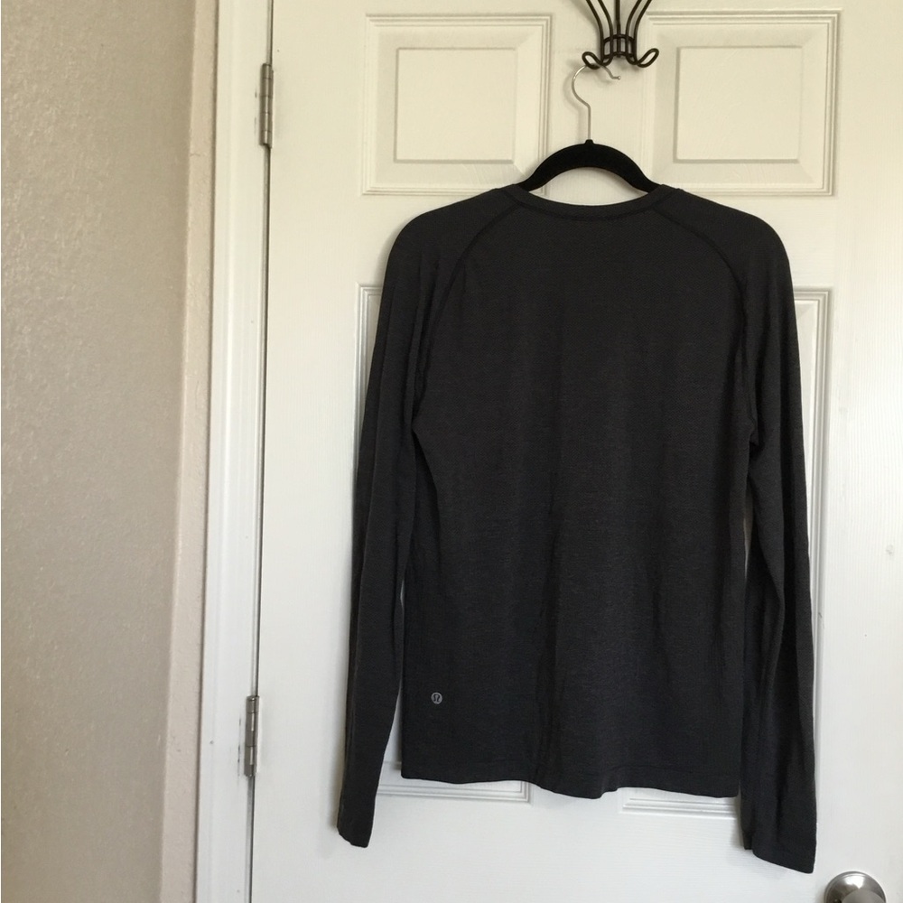 Lululemon gray soft gray long sleeve size M